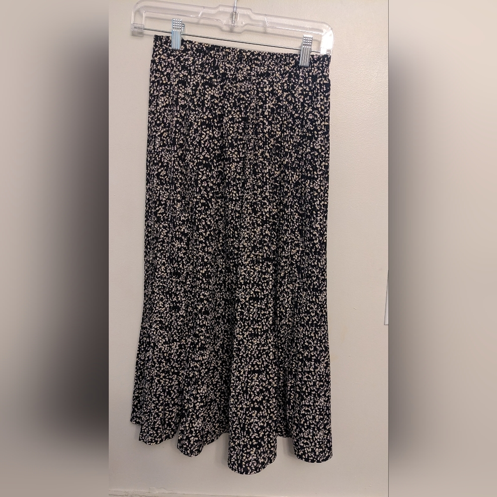Coloured midi pleated skirt